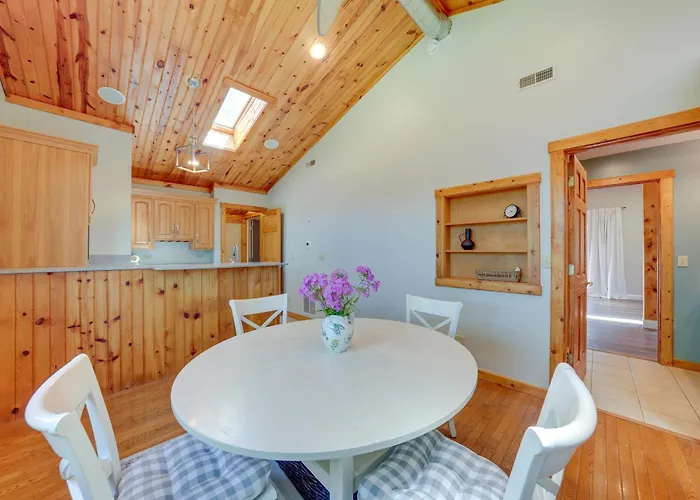 Holiday home Peaceful Home: 1 Mi To Herrick Lake! *