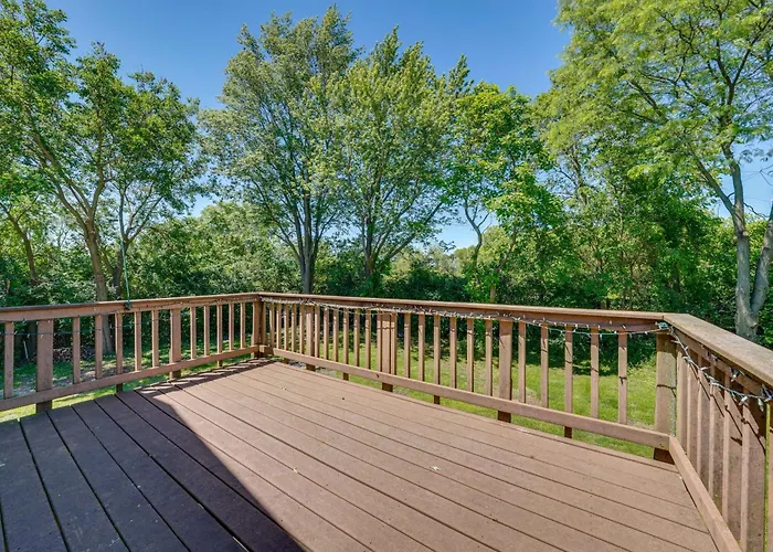 Holiday home Peaceful Home: 1 Mi To Herrick Lake! Warrenville