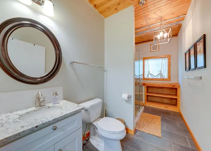 Peaceful Home: 1 Mi To Herrick Lake! Holiday home *